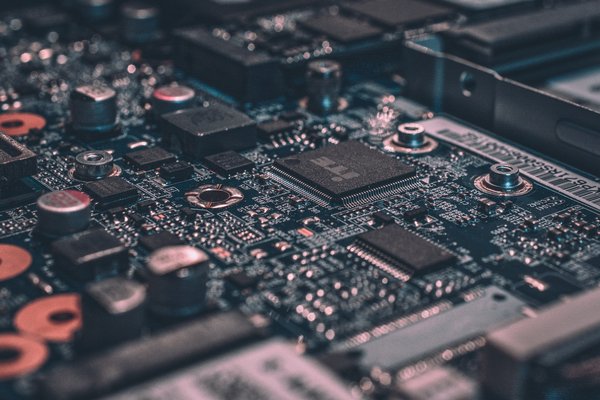 L'électronique : Composants clés, circuits innovants et domaines d'application incontournables